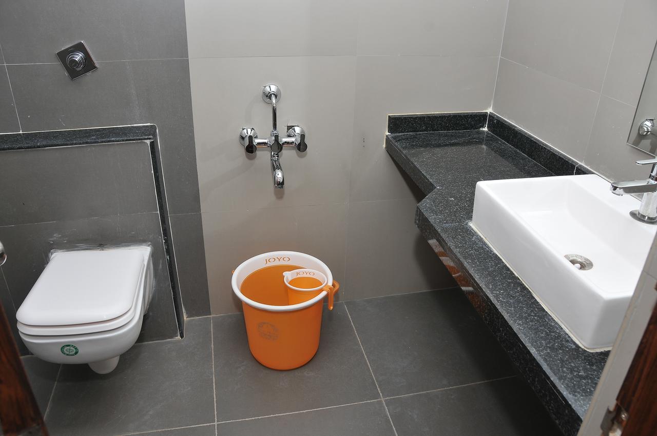 Hotel Pasupala Grand Anantapur Bagian luar foto
